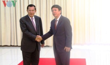 Director General de la Voz de Vietnam recibido por el primer ministro de Camboya